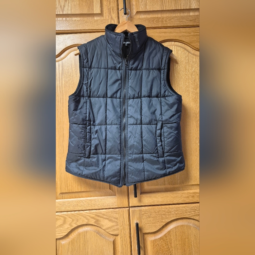 Atmosphere Women's Black Quilted Puffer Vest Size L